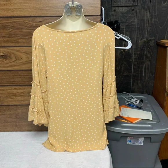 Maurice’s yellow/white dotted bell sleeve top size XS NWT - Picture 4 of 9